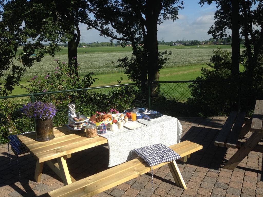 B&B Op De Brabantse Wal Halsteren ภายนอก รูปภาพ