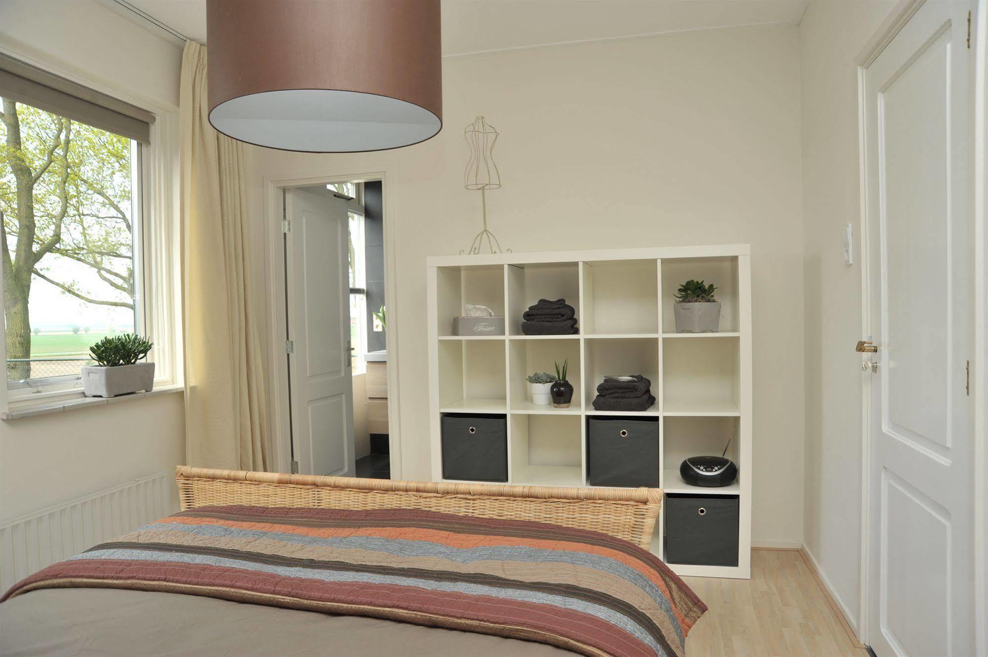 B&B Op De Brabantse Wal Halsteren ภายนอก รูปภาพ